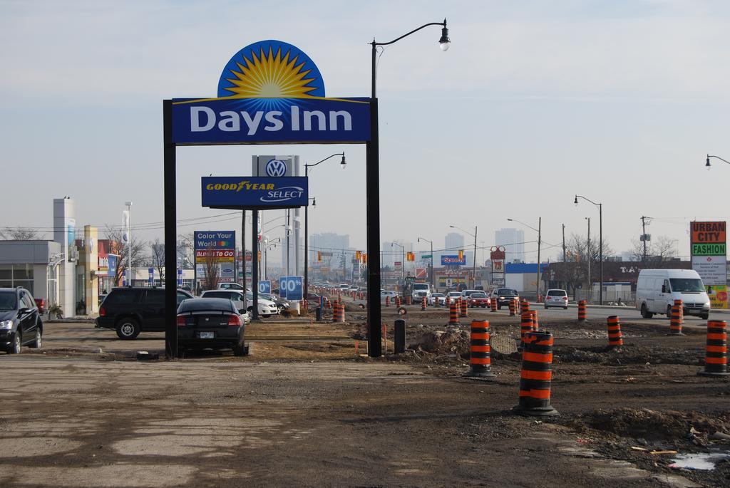 Days Inn By Wyndham Brampton Exterior photo